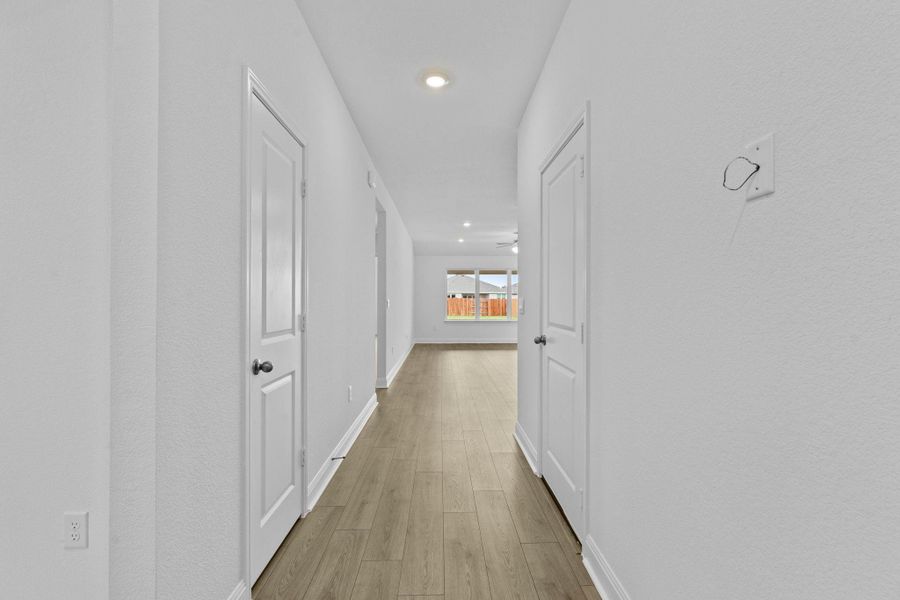 Spacious, unfurnished interior of a new home in Riverview, Georgetown (Image 27).