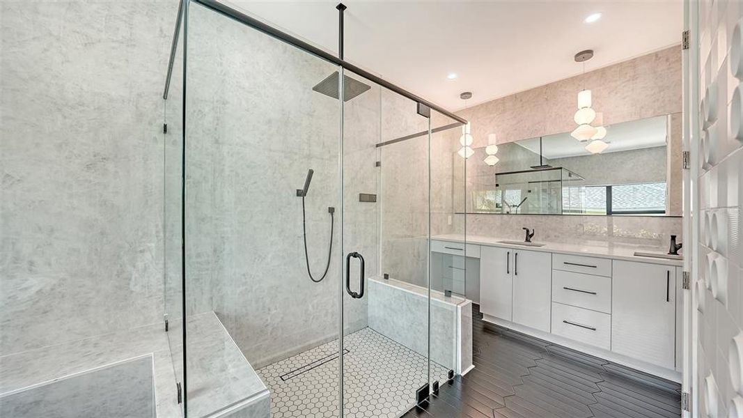 Main Floor Master Bath