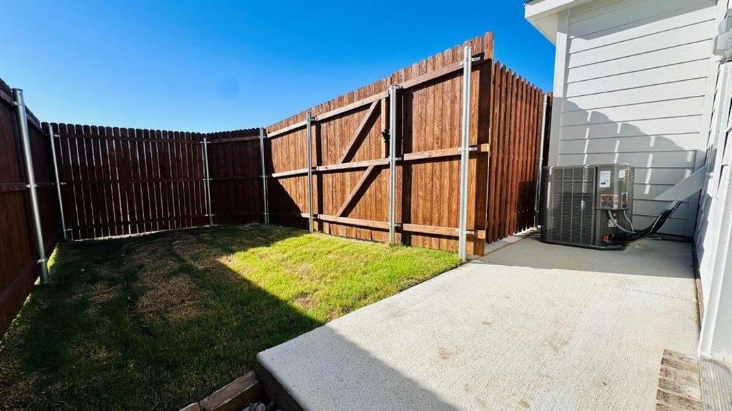 Exterior details and patio area of a home in Orchard Village, Fort Worth (Image 3).
