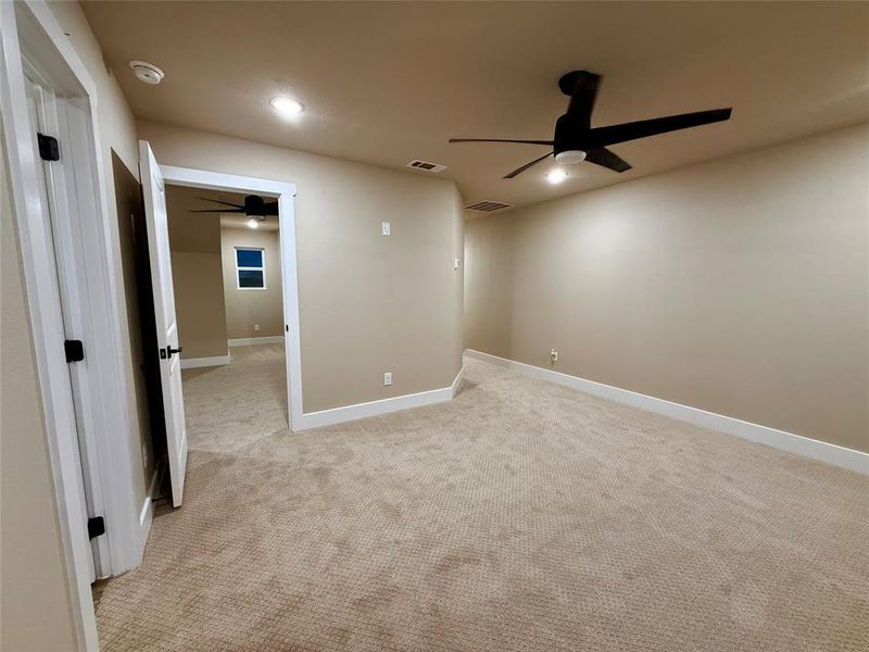 Spacious, unfurnished interior of a new home in , Chico (Image 10).