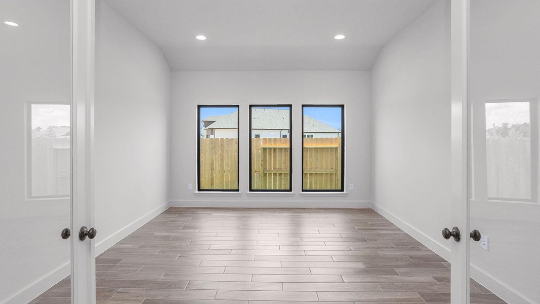 Spacious, unfurnished interior of a new home in Artavia, Conroe (Image 18). Spacious, unfurnished interior of a new home in Artavia, Conroe (Image 18).