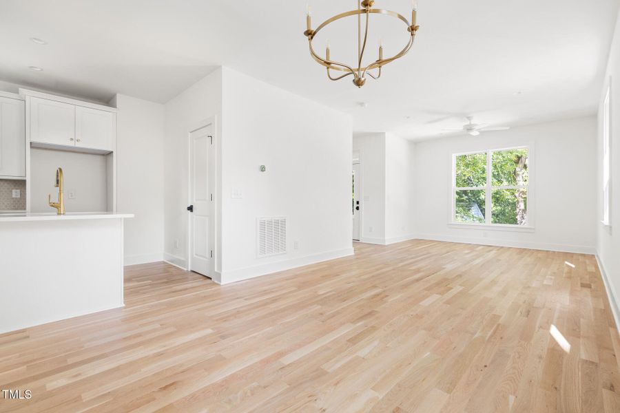 407B-Edward-17 407B-Edward-17