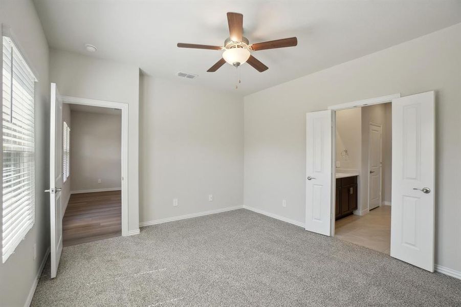 Photo is not of the actual home, but is an inspirational photo of builder’s model home and may depict options, furnishings, and/or decorator features that are not included. Photo is not of the actual home, but is an inspirational photo of builder’s model home and may depict options, furnishings, and/or decorator features that are not included.