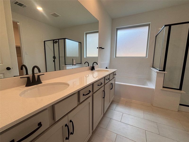 Furnished interior view inside a new home in Ashland, Angleton (Image 5).