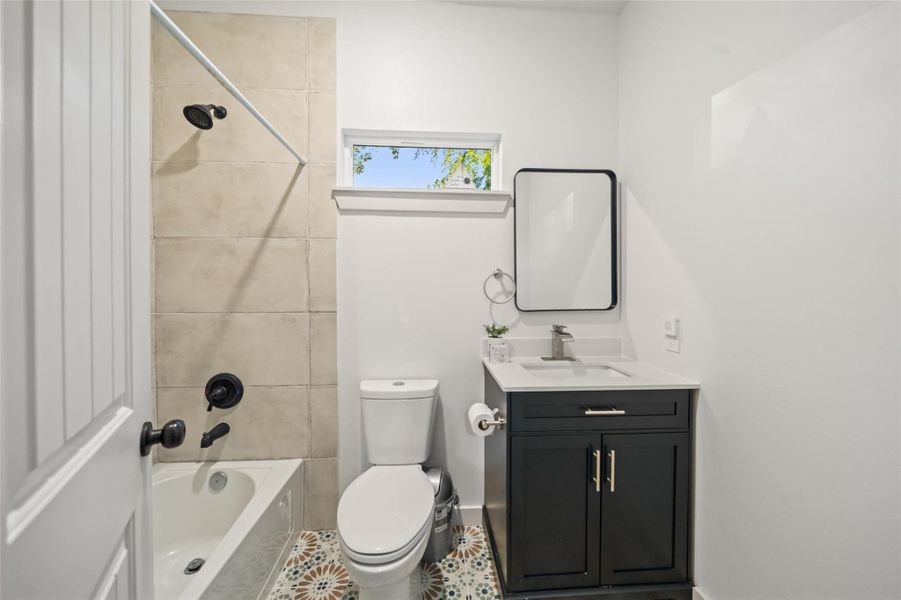 Full 2nd bathroom with a shower and tub!