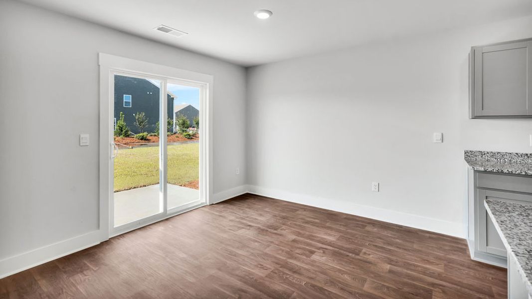 Spacious, unfurnished interior of a new home in Sidbury Station, Castle Hayne (Image 18).