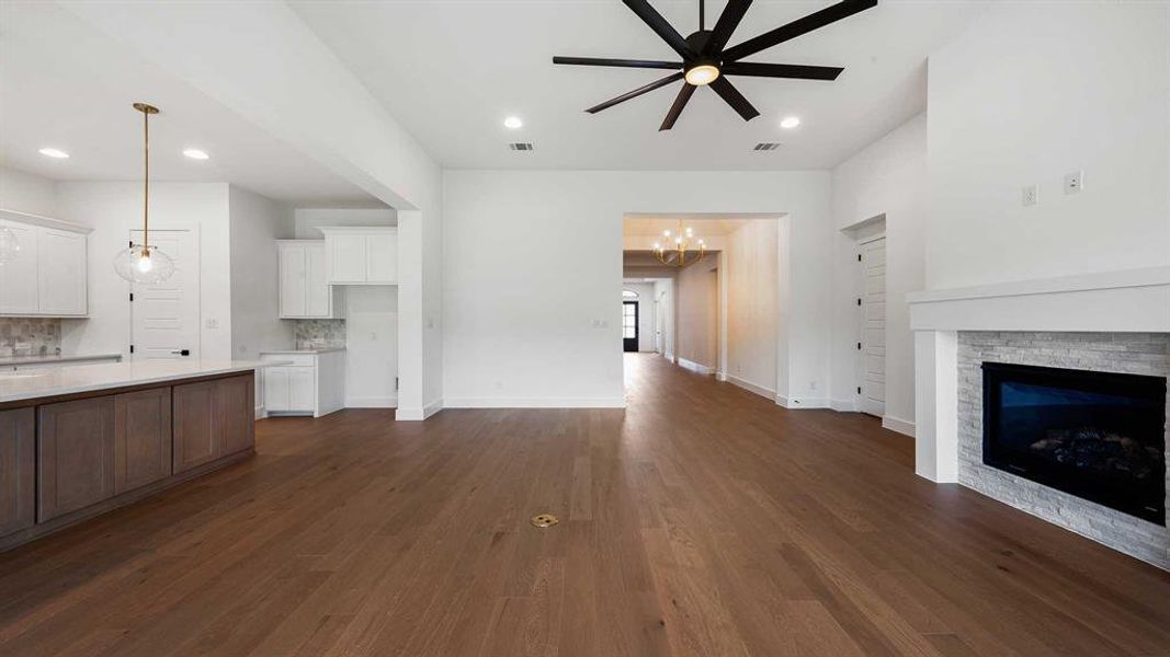 Spacious, unfurnished interior of a new home in Hillstead, Lavon (Image 18). Spacious, unfurnished interior of a new home in Hillstead, Lavon (Image 18).