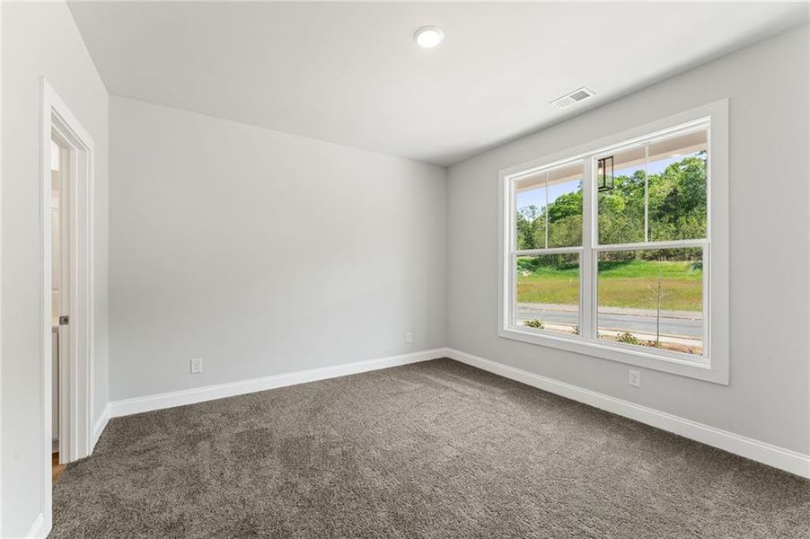 Spacious, unfurnished interior of a new home in , Calhoun (Image 11).