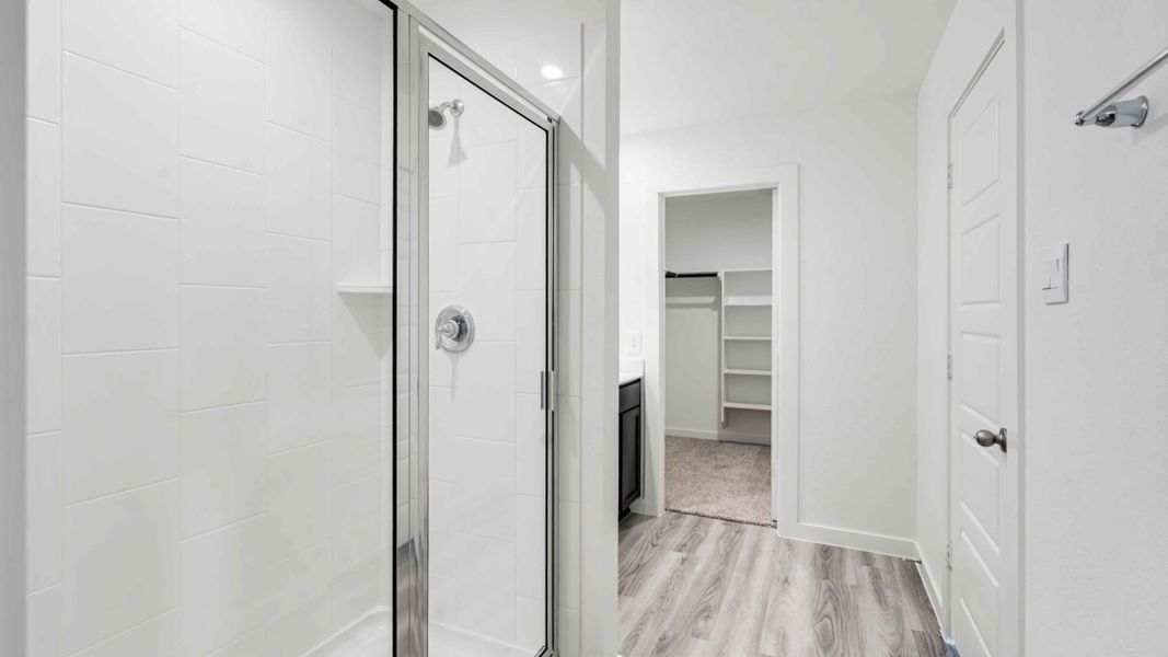 Representative unfurnished interior of a home built from the Hibiscus by D.R. Horton in City Gate North, Houston (Image 11).