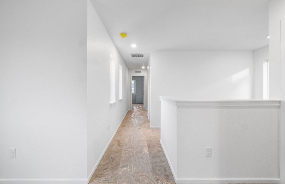 Spacious, unfurnished interior of a new home in Painted Prairie, Aurora (Image 15).