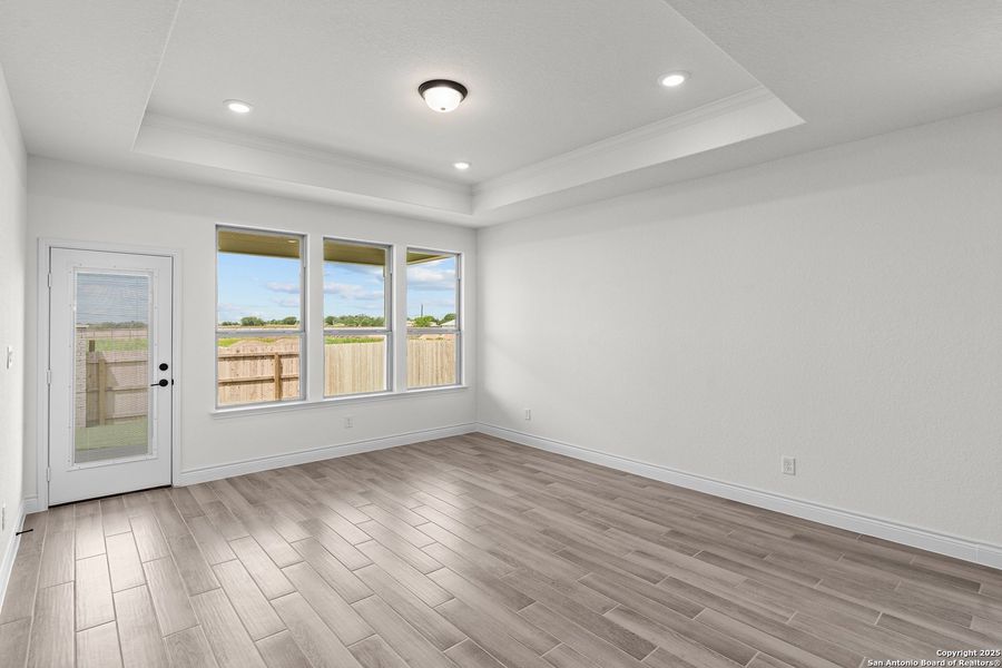 Spacious, unfurnished interior of a new home in Horizon Ridge, San Antonio (Image 21).