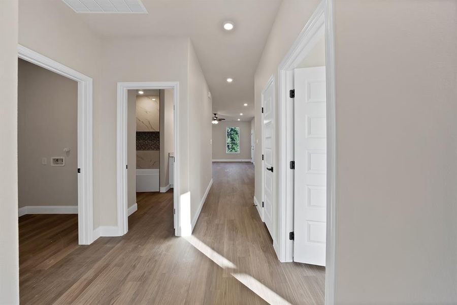 Spacious, unfurnished interior of a new home in , Granbury (Image 23).