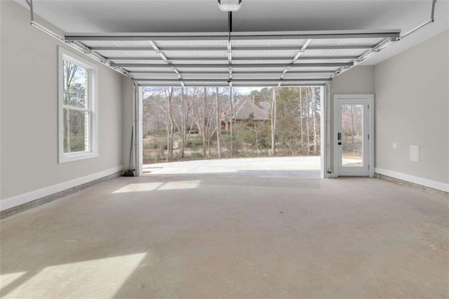 Spacious, unfurnished interior of a new home in , Jonesboro (Image 74).