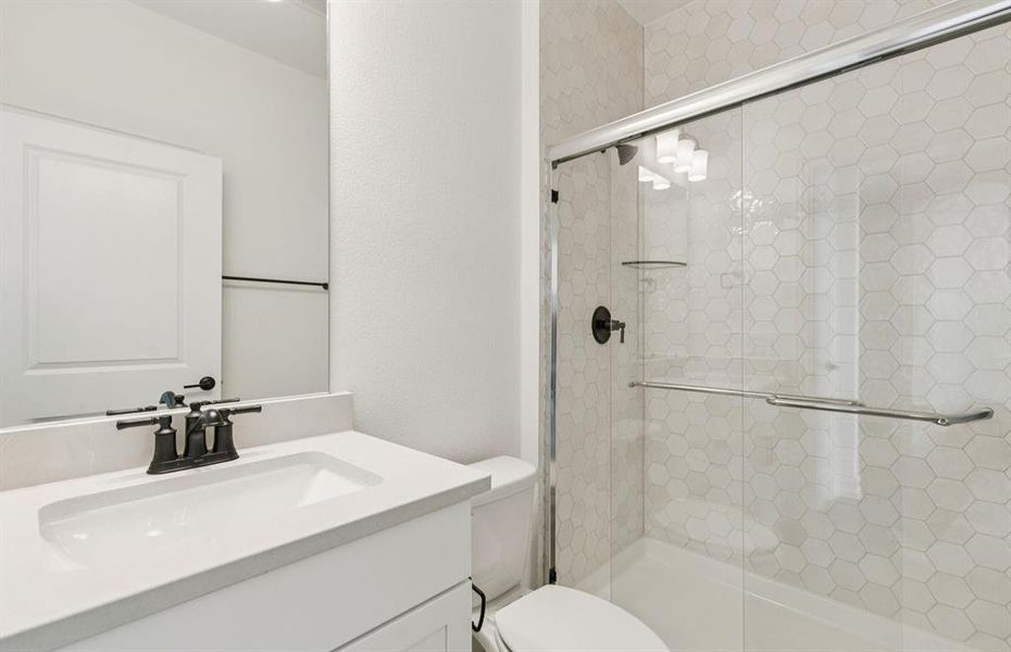 Spacious secondary bathroom Spacious secondary bathroom