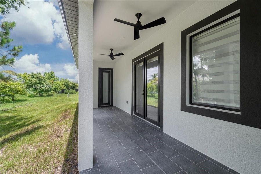 Spacious, unfurnished interior of a new home in , Lehigh Acres (Image 23).