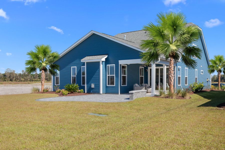 Representative exterior details of a home built from the The Shorebreak by Chesapeake Homes in Terrapin, Leland (Image 30).