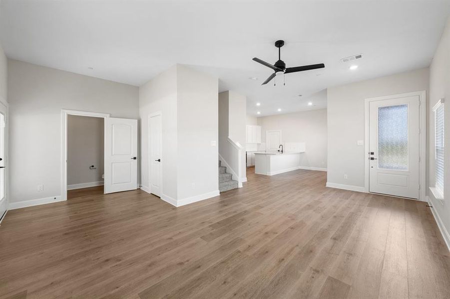 Spacious, unfurnished interior of a new home in Yarbrough Farms, Pilot Point (Image 6). Spacious, unfurnished interior of a new home in Yarbrough Farms, Pilot Point (Image 6).