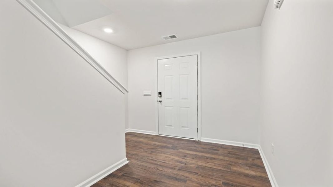 Spacious, unfurnished interior of a new home in Baxter Village, Boiling Springs (Image 16).
