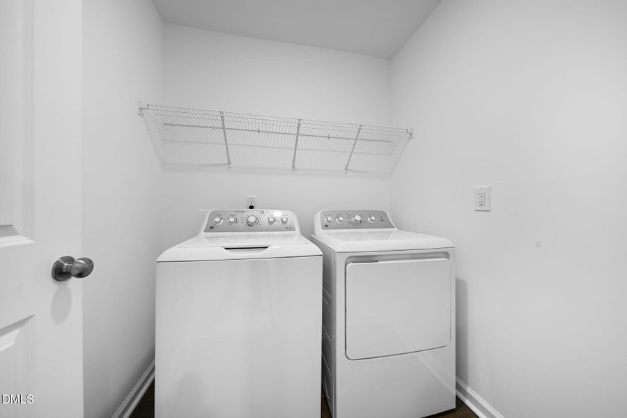 SUN_Everlee_Pic_CarsonII_QMI_260_Laundry