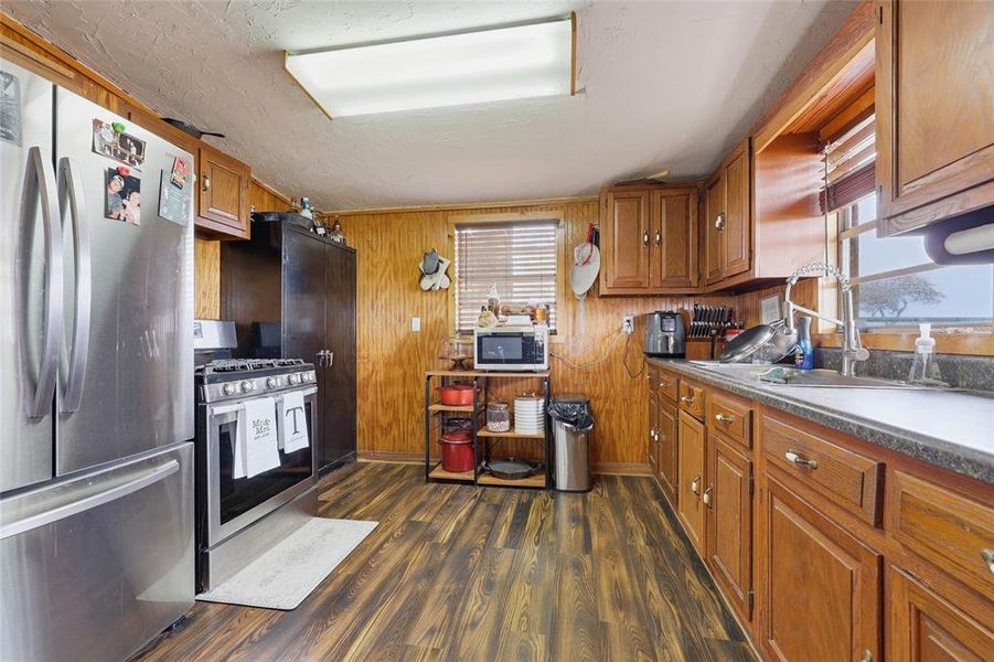 Furnished interior view inside a new home in , Bronson (Image 46).