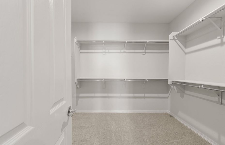 Spacious, unfurnished interior of a new home in Allen Ranches, Litchfield Park (Image 23).
