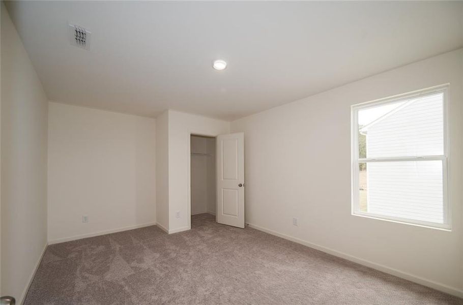 Spacious, unfurnished interior of a new home in , Lizella (Image 15).