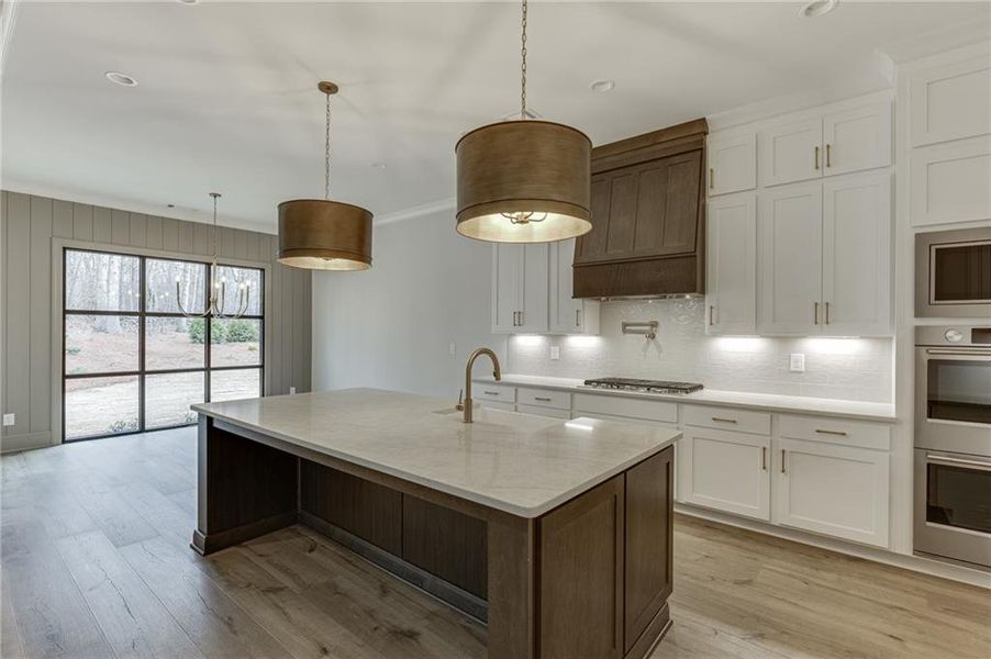 Furnished interior view inside a new home in , Jefferson (Image 5).