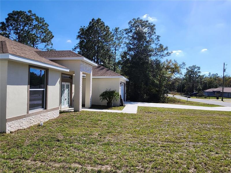 Exterior details and patio area of a home in , Ocala (Image 26). Exterior details and patio area of a home in , Ocala (Image 26).