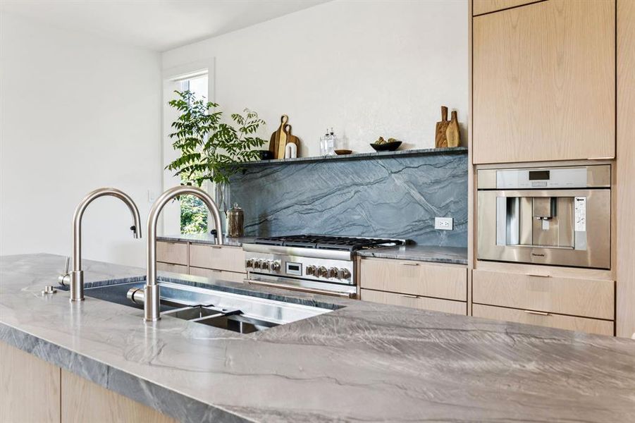 Furnished interior view inside a new home in , Dallas (Image 34). Furnished interior view inside a new home in , Dallas (Image 34).