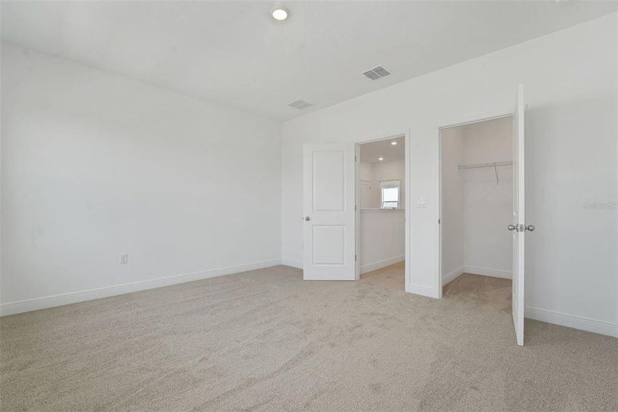 Spacious, unfurnished interior of a new home in Crossroads at Kelly Park, Apopka (Image 21).