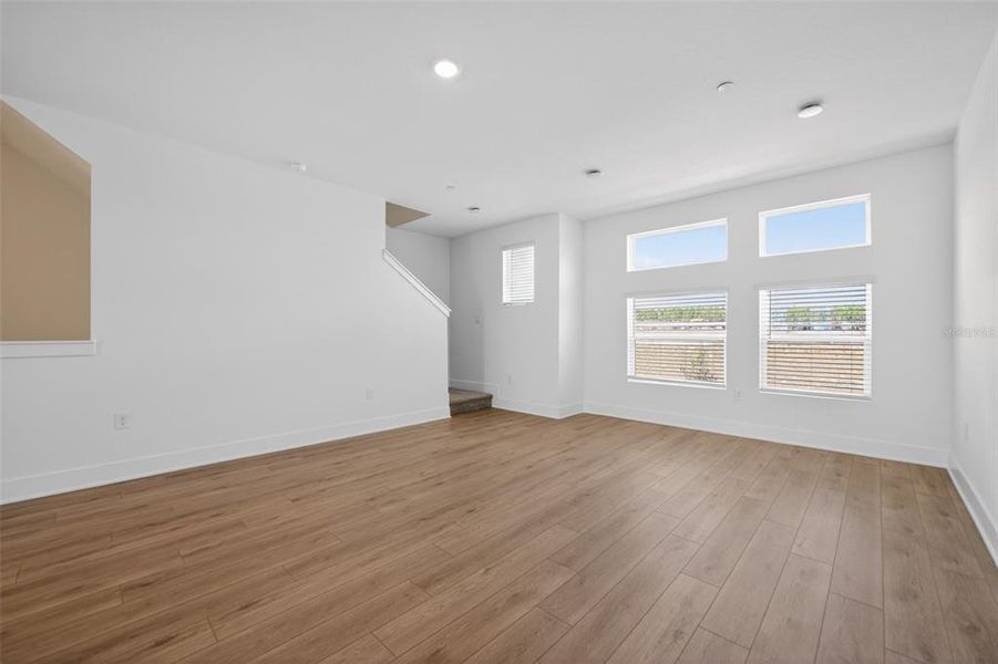 Spacious, unfurnished interior of a new home in , Winter Garden (Image 18).