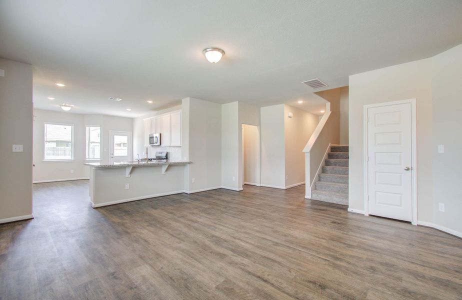 Spacious, unfurnished interior of a new home in Legends Bay, Baytown (Image 38).