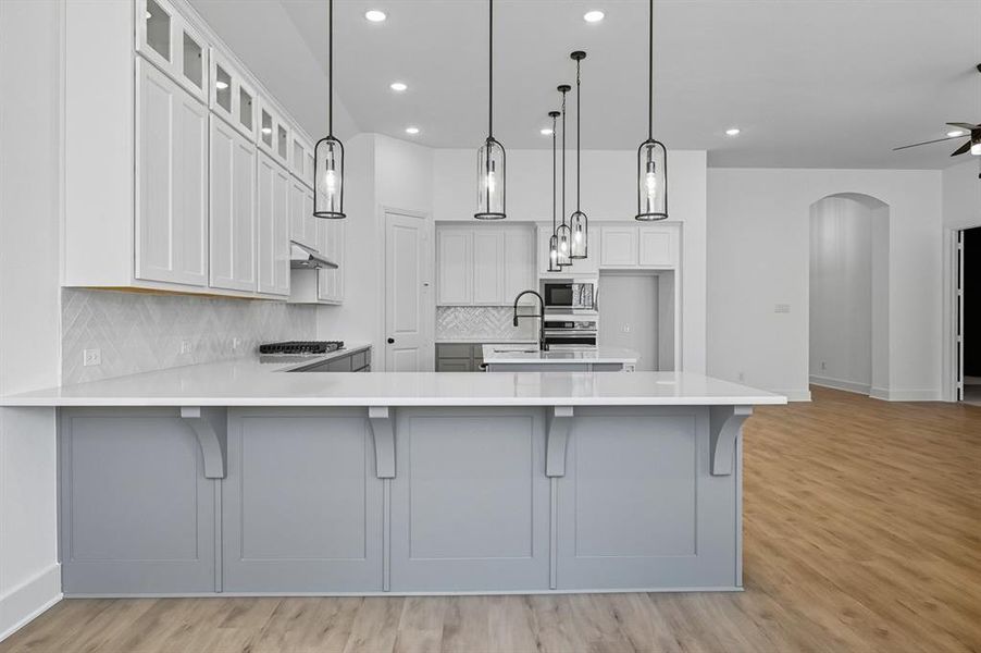 Furnished interior view inside a new home in Ridge Crossing, Waxahachie (Image 5). Furnished interior view inside a new home in Ridge Crossing, Waxahachie (Image 5).