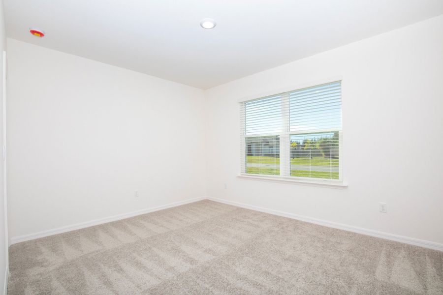 Spacious, unfurnished interior of a new home in Cape Coral, Cape Coral (Image 13).