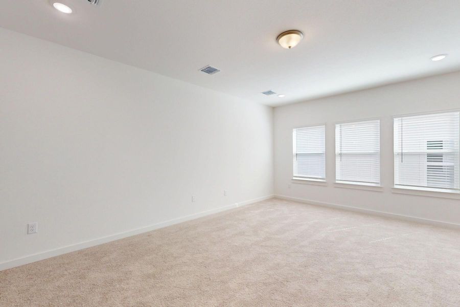 Spacious, unfurnished interior of a new home in Edgewood, Leander (Image 34).