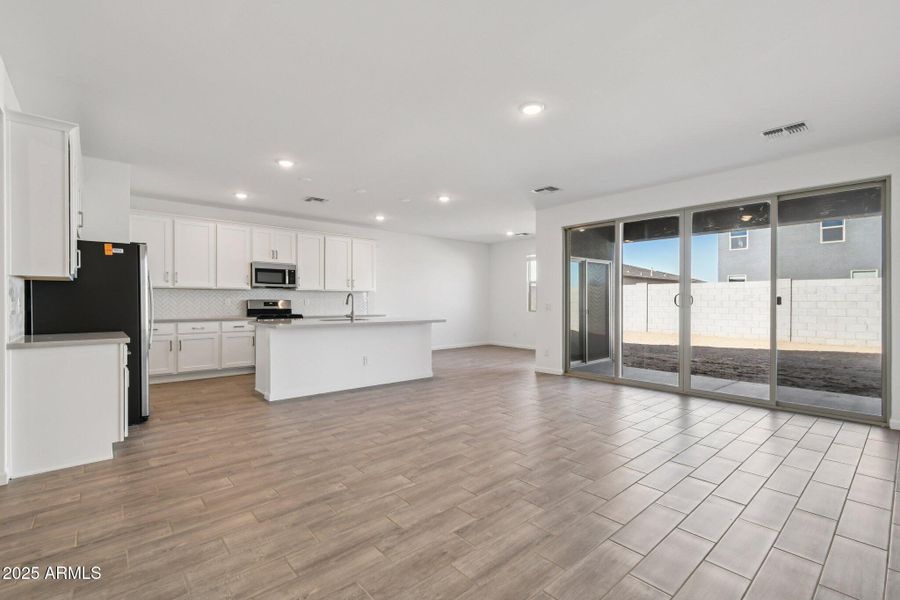 6-web-or-mls-W Mellen Ln-S1212-006 6-web-or-mls-W Mellen Ln-S1212-006