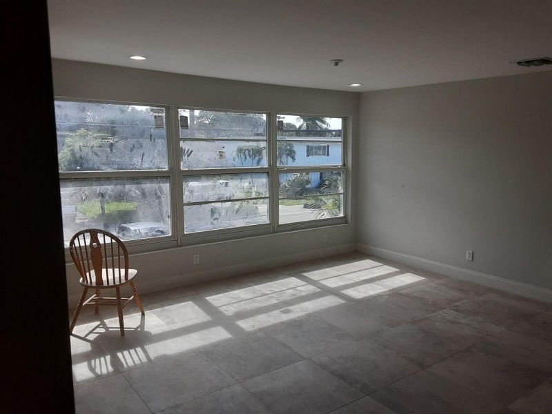 Upstairs living room facing South Upstairs living room facing South