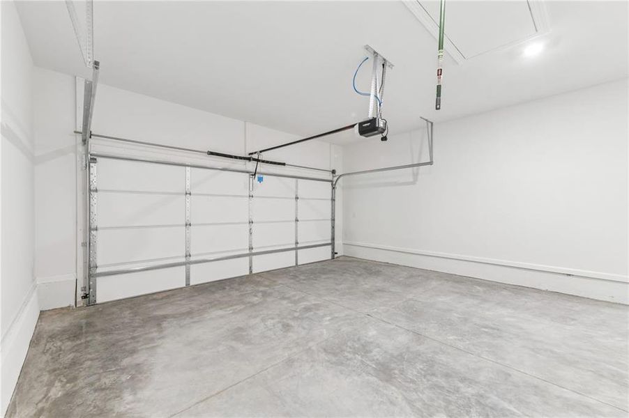 Spacious, unfurnished interior of a new home in Aberdeen, Hoschton (Image 28).