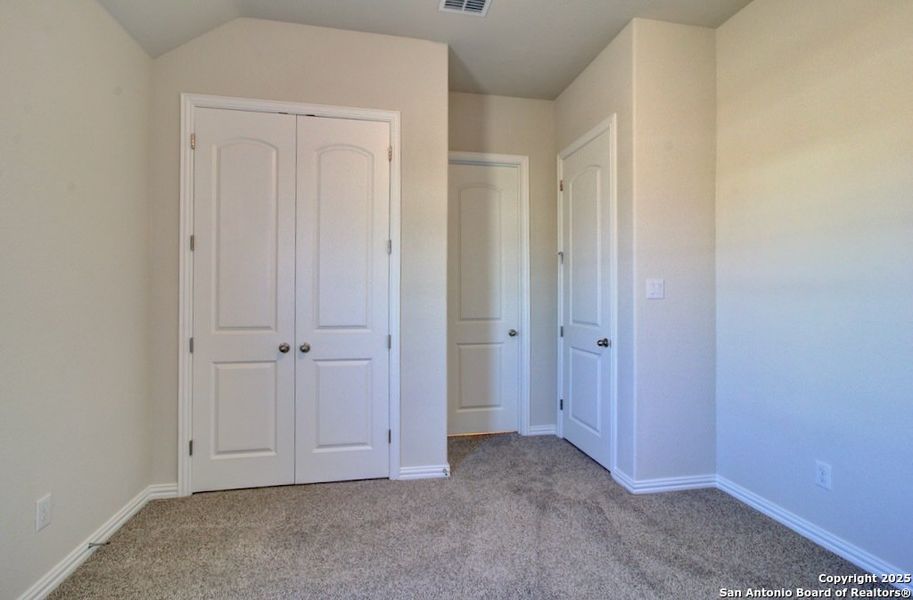 Spacious, unfurnished interior of a new home in The Crossvine, Schertz (Image 13). Spacious, unfurnished interior of a new home in The Crossvine, Schertz (Image 13).