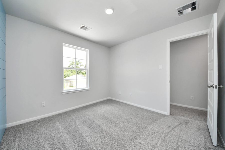 Spacious, unfurnished interior of a new home in Hill and Dale Ranch, Splendora (Image 25).