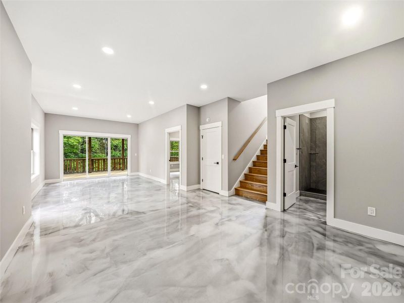 Spacious, unfurnished interior of a new home in , Asheville (Image 24).