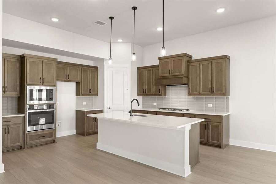 10. 2704 Andesite - Kitchen (2) 10. 2704 Andesite - Kitchen (2)