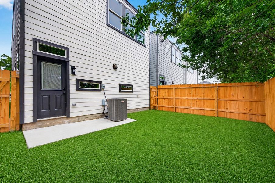 Exterior details and patio area of a home in , Houston (Image 25).
