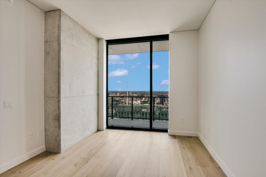 Spacious, unfurnished interior of a new home in The Modern Austin Residences, Austin (Image 21). Spacious, unfurnished interior of a new home in The Modern Austin Residences, Austin (Image 21).