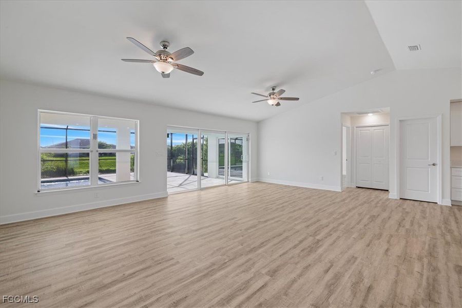 Spacious, unfurnished interior of a new home in Cape Coral, Cape Coral (Image 16).