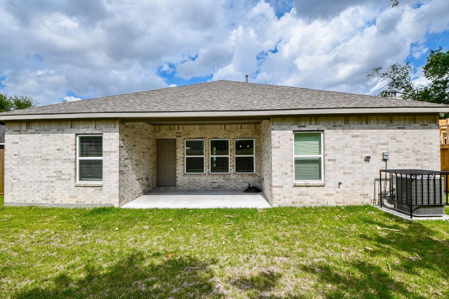 Exterior details and patio area of a home in , Houston (Image 4). Exterior details and patio area of a home in , Houston (Image 4).