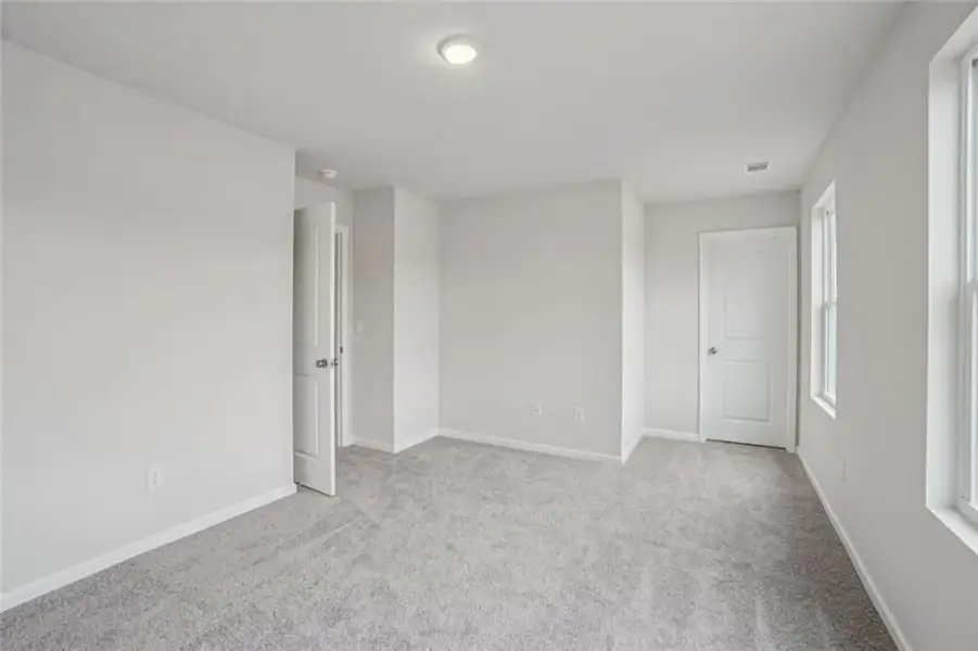 Spacious, unfurnished interior of a new home in Shallow Creek, Hogansville (Image 13).