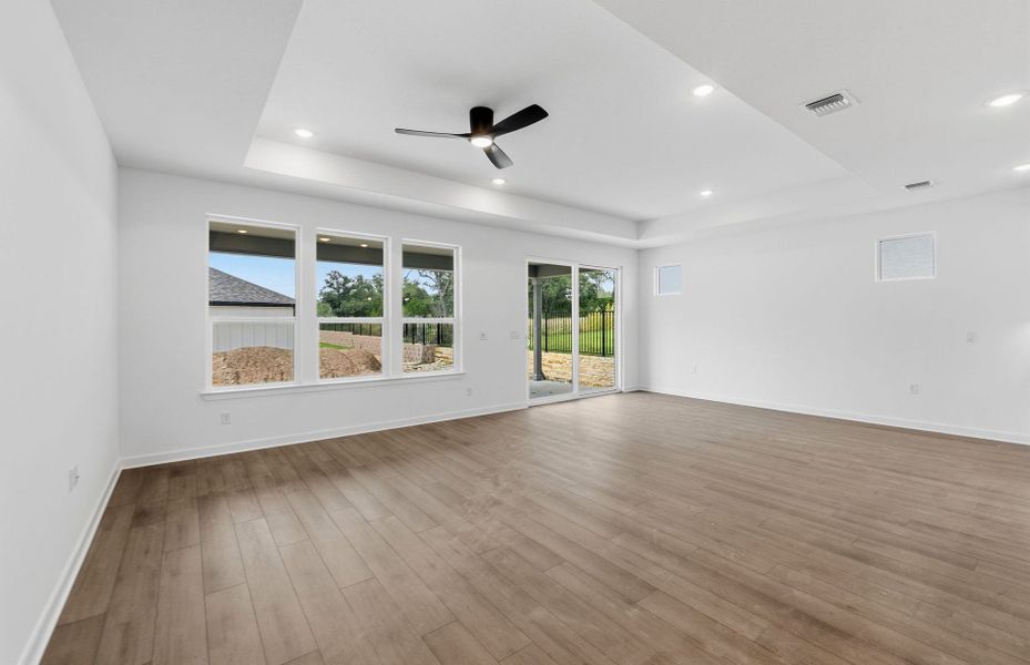 Spacious, unfurnished interior of a new home in Sun City Texas, Georgetown (Image 31). Spacious, unfurnished interior of a new home in Sun City Texas, Georgetown (Image 31).