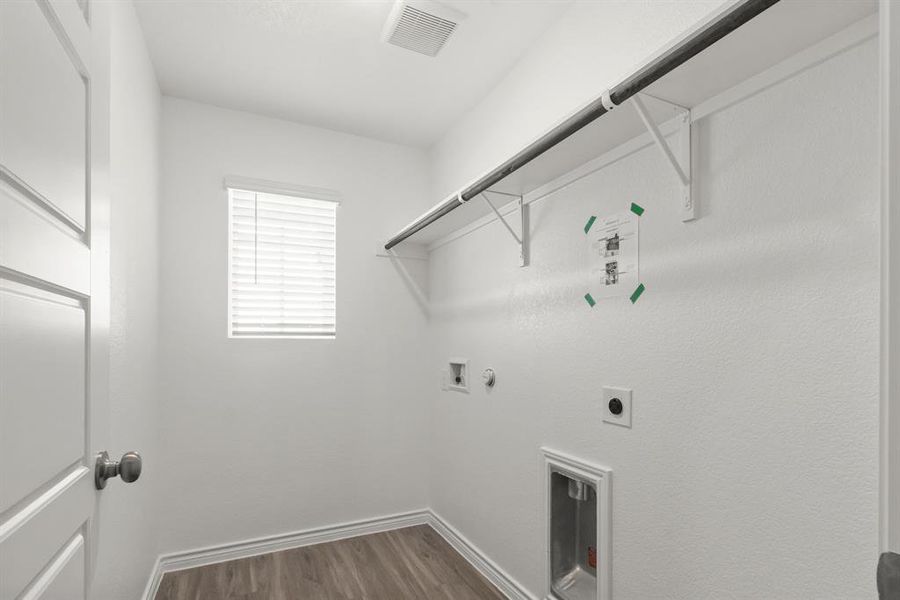 Spacious, unfurnished interior of a new home in Retreat at Fossil Creek, Fort Worth (Image 7). Spacious, unfurnished interior of a new home in Retreat at Fossil Creek, Fort Worth (Image 7).