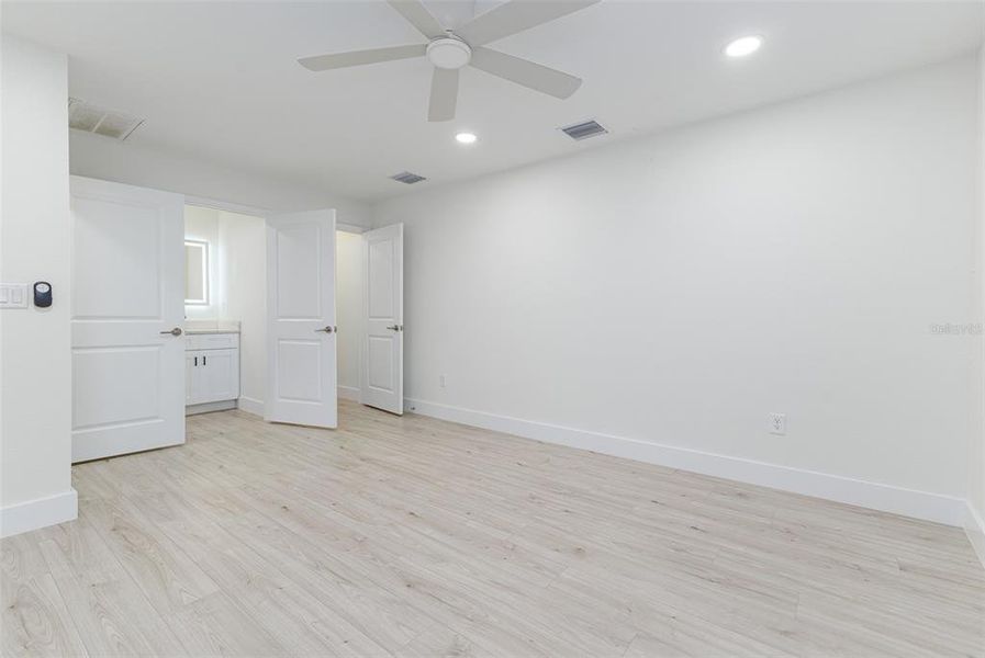 Spacious, unfurnished interior of a new home in , Bartow (Image 23). Spacious, unfurnished interior of a new home in , Bartow (Image 23).
